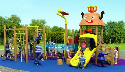 เครื่องเล่นสนามไม้